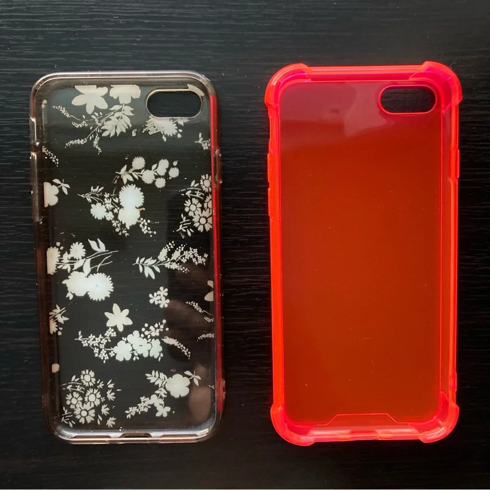 Set of 2 Apple iPhone SE / iPhone 7 cases 6.1”